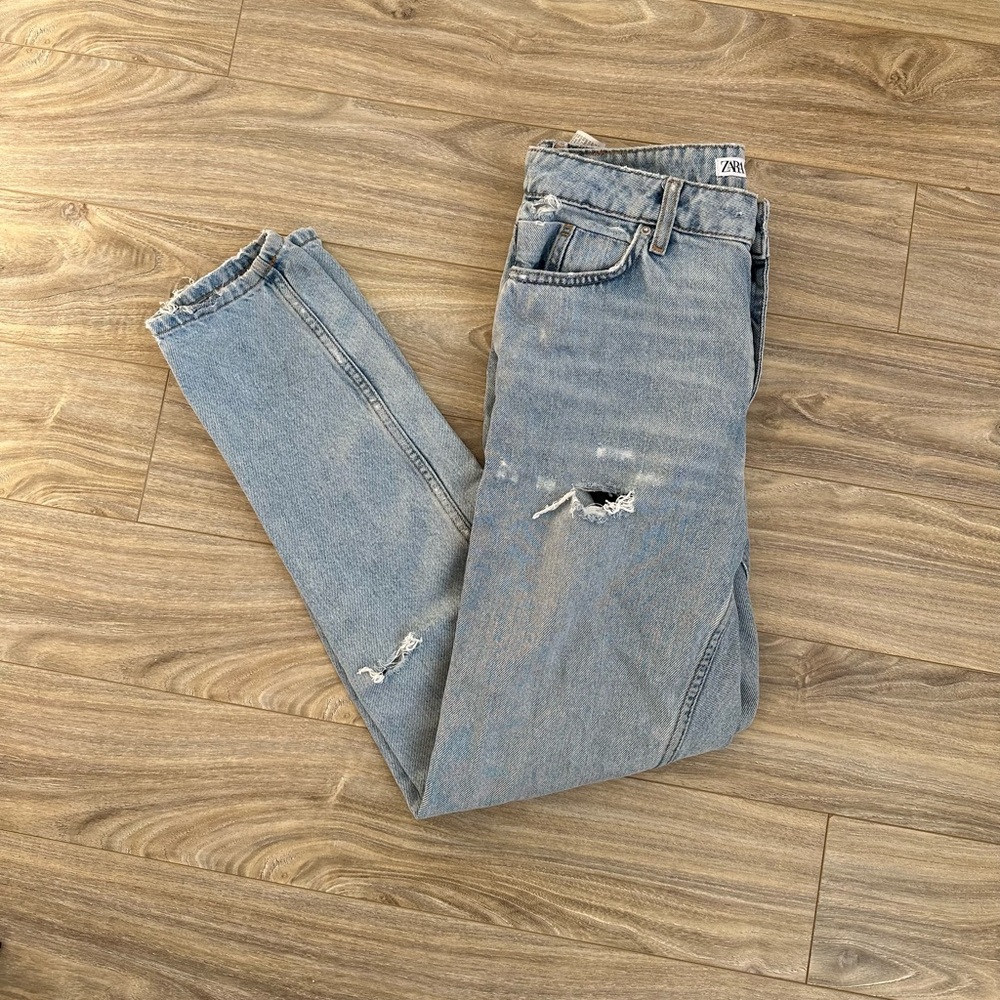 Zara Highrise Medium Wash Distressed Jeans